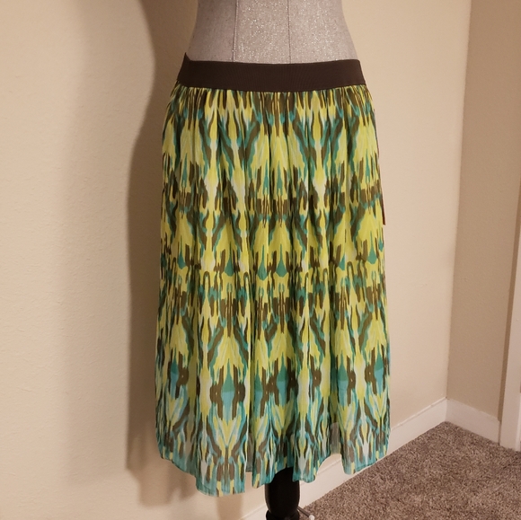 Stretch Crepe Overlay Tulle skirt - Picture 1 of 4